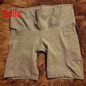 short leggings with pockets